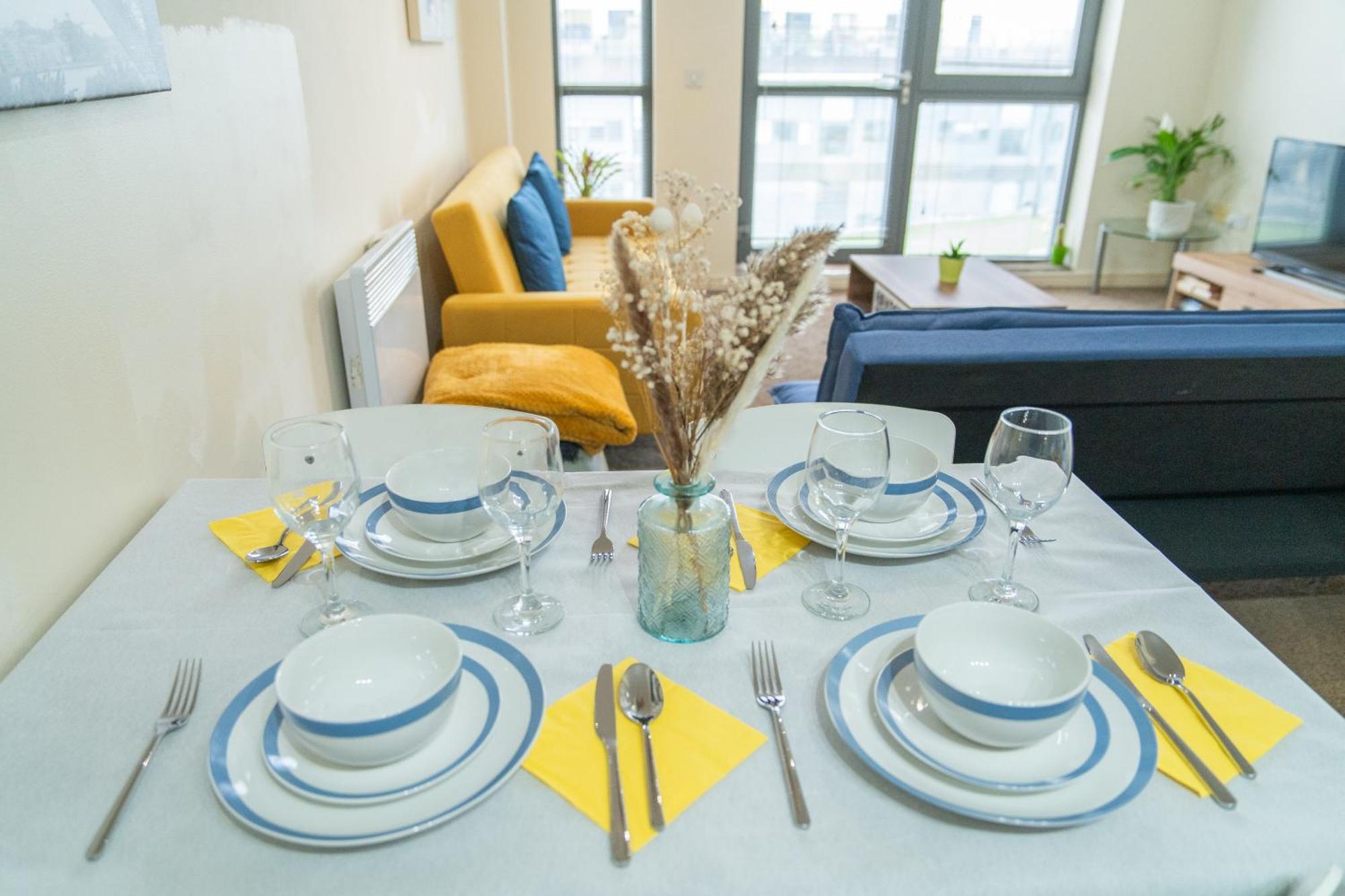 Stay In Our Stylish Flat! & Secure Building & Sleeps Up To 4 Birmingham Eksteriør bilde