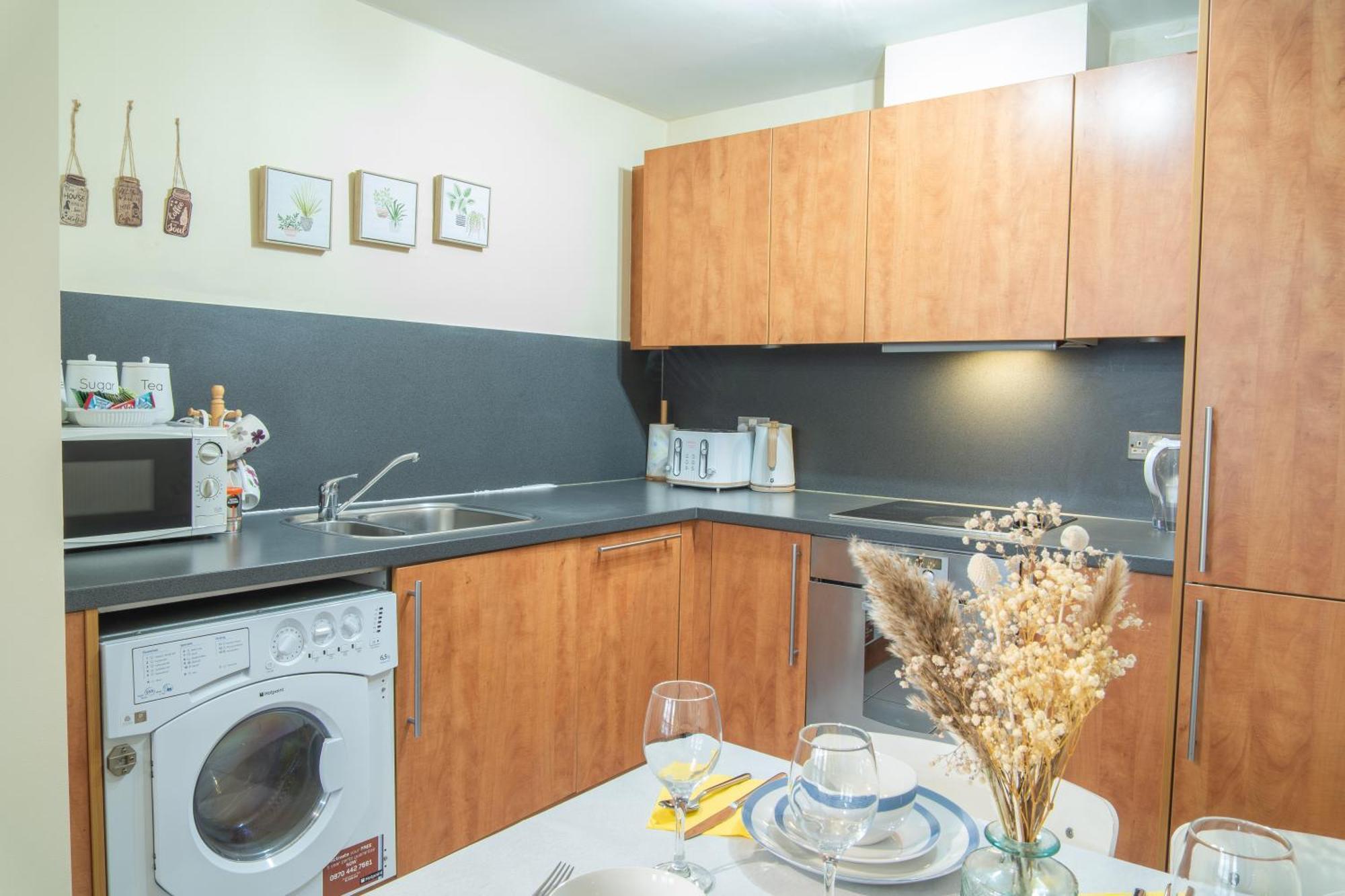 Stay In Our Stylish Flat! & Secure Building & Sleeps Up To 4 Birmingham Eksteriør bilde