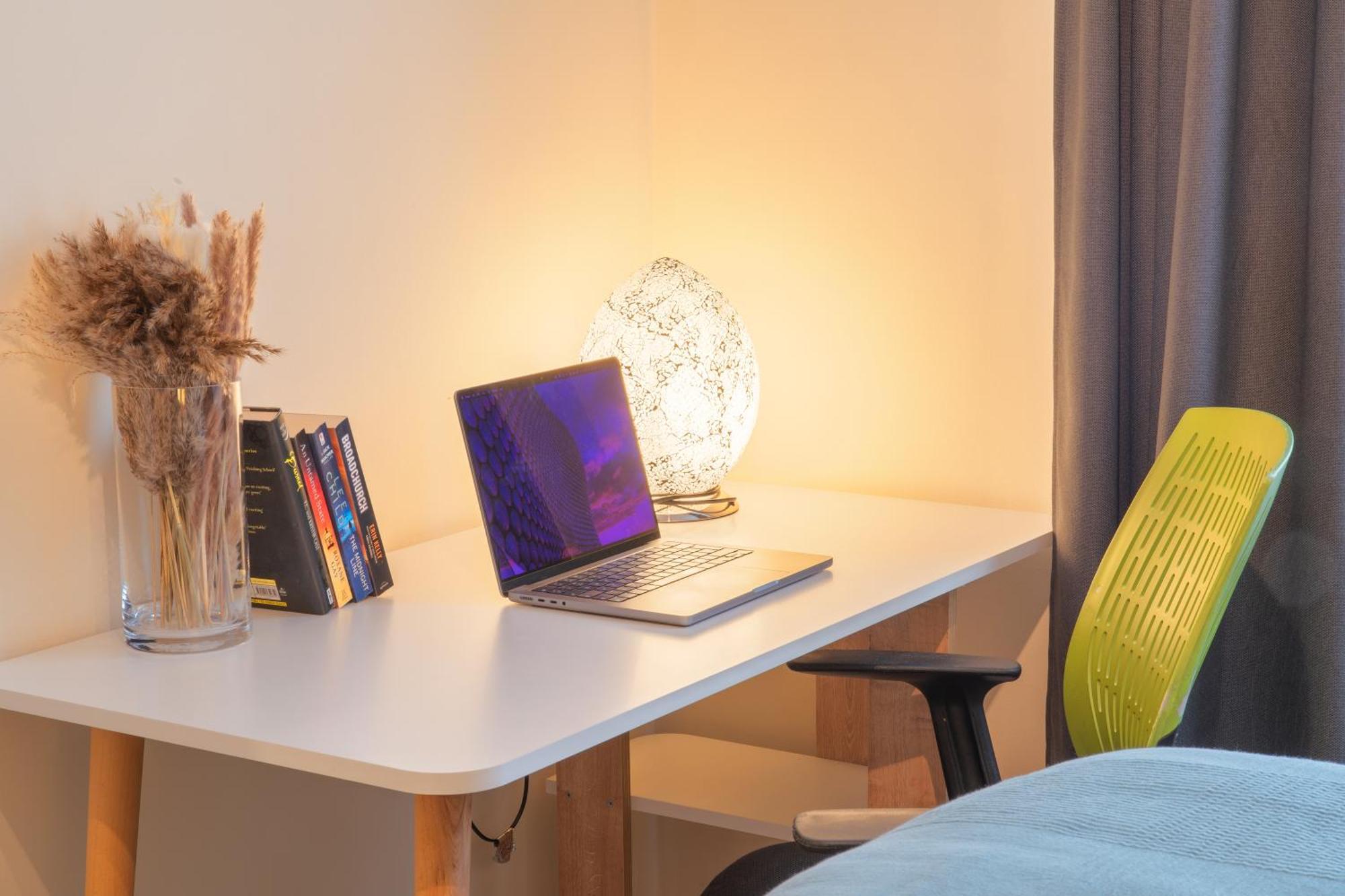 Stay In Our Stylish Flat! & Secure Building & Sleeps Up To 4 Birmingham Eksteriør bilde