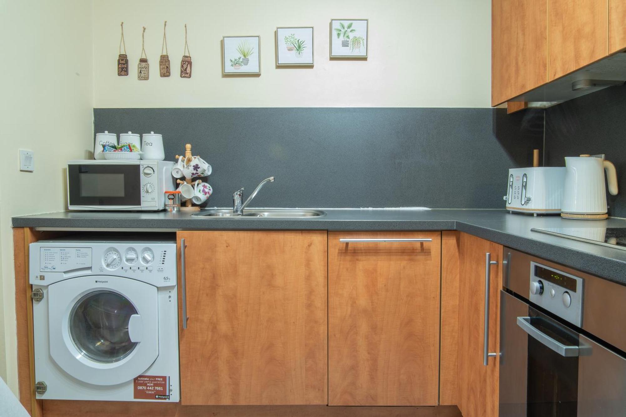 Stay In Our Stylish Flat! & Secure Building & Sleeps Up To 4 Birmingham Eksteriør bilde